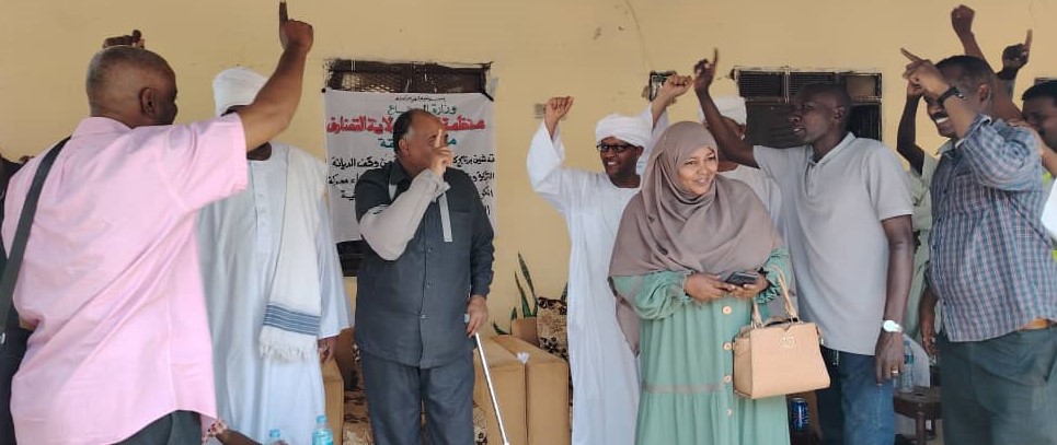 حكومة القضارف تدشين توزيع كساء الأيتام وأبناء الشهداء